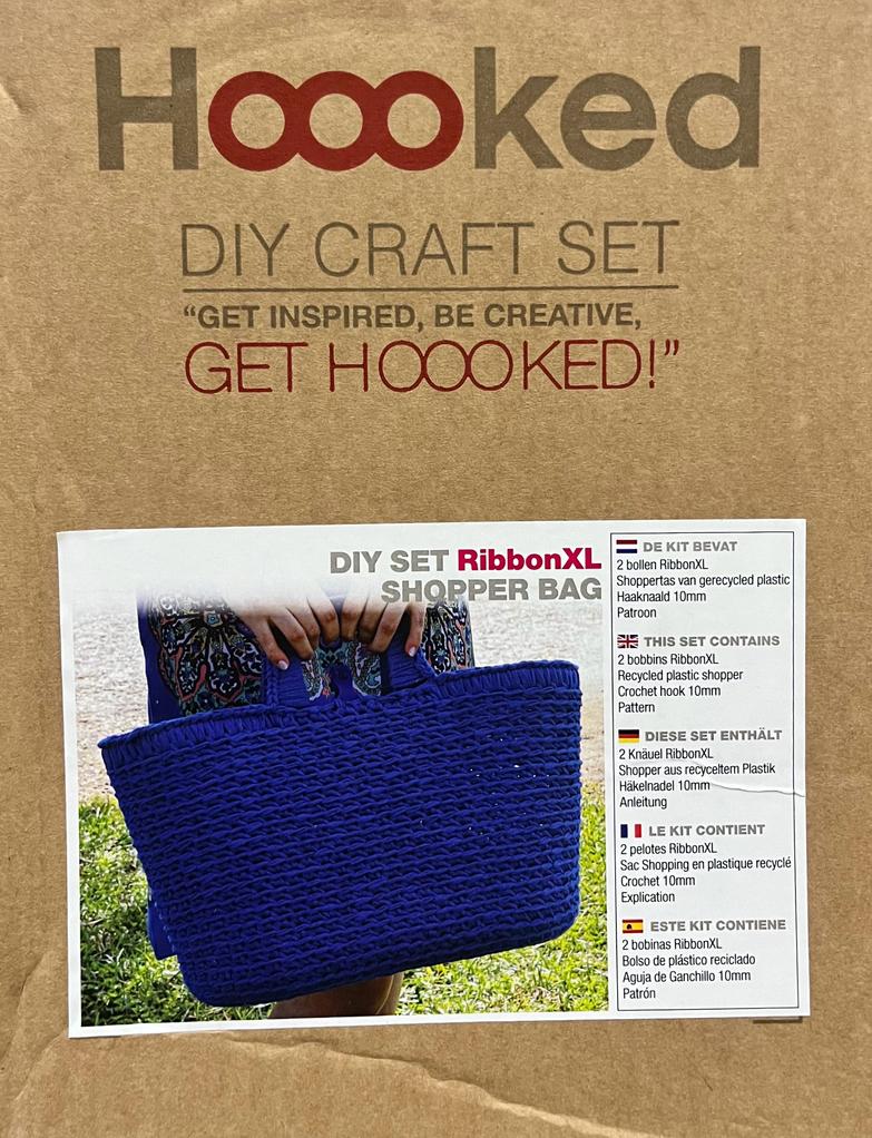 Hooked DIY Craft Set