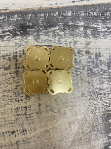 Magnetic button closure