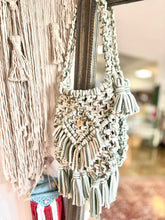 Load image into Gallery viewer, Macrame purse